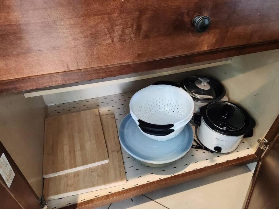 Spacious 1 Bed Adu In Encino, Away From Los Angeles